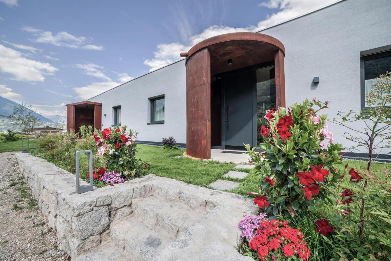 Apartment Das Runde Cermes Exterior photo